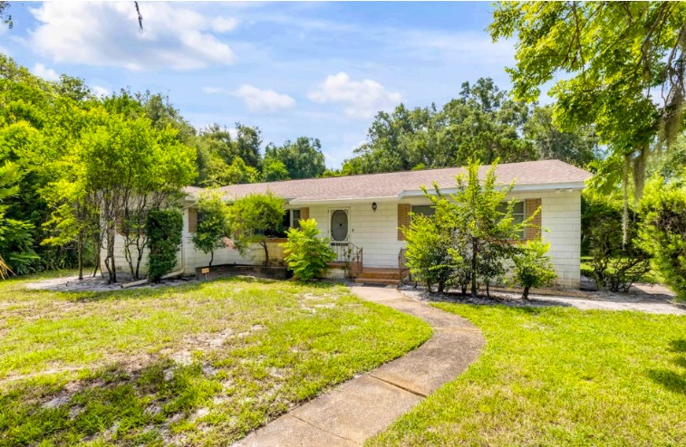 Debary Block Flip on Nearly Acre Lot